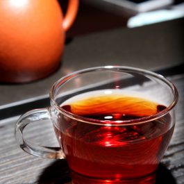 יין אדום חצי יבש